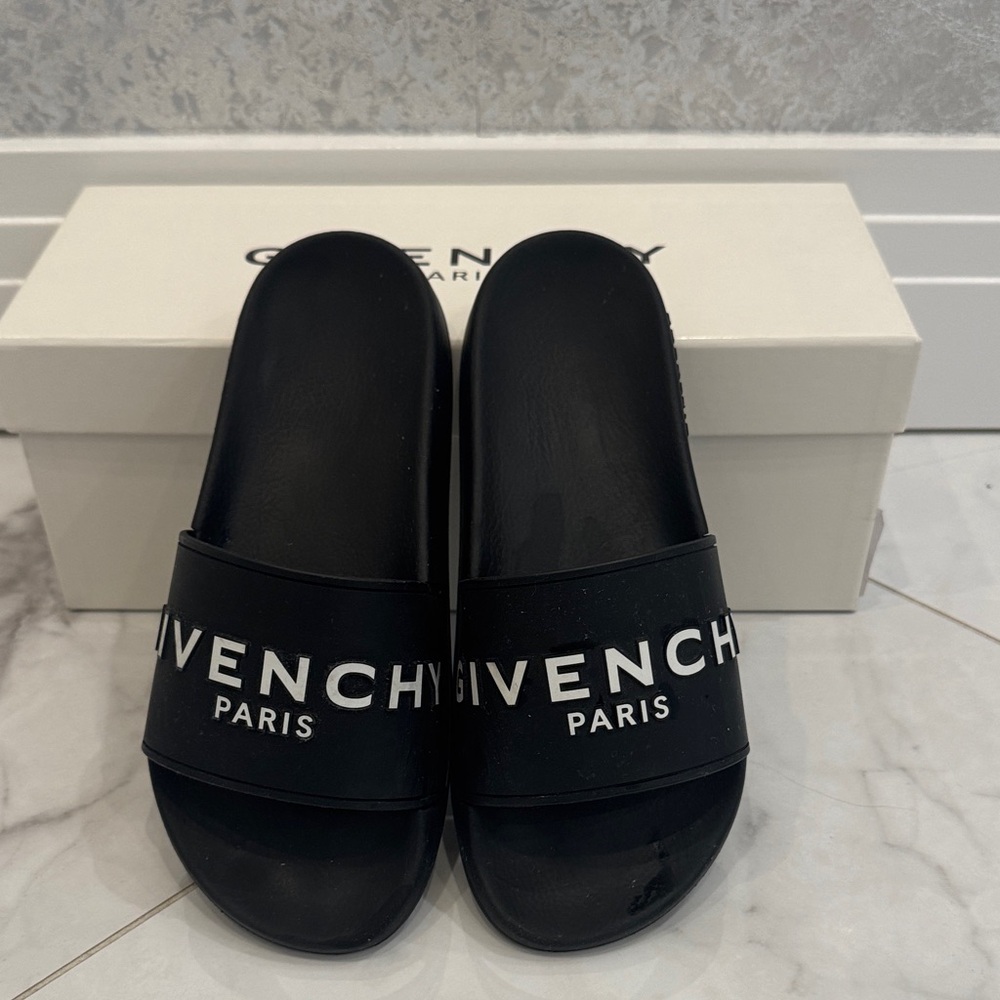 Givenchy Black Logo Slides
